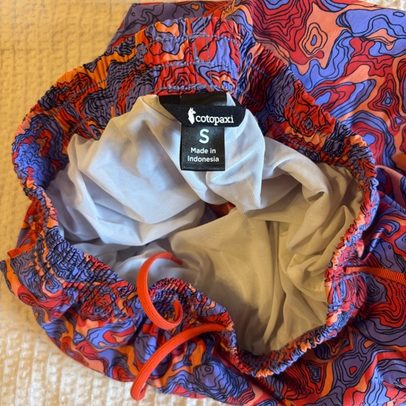 Cotopaxi  Brinco 5" Shorts Topographic Pattern - Small - Picture 3 of 6